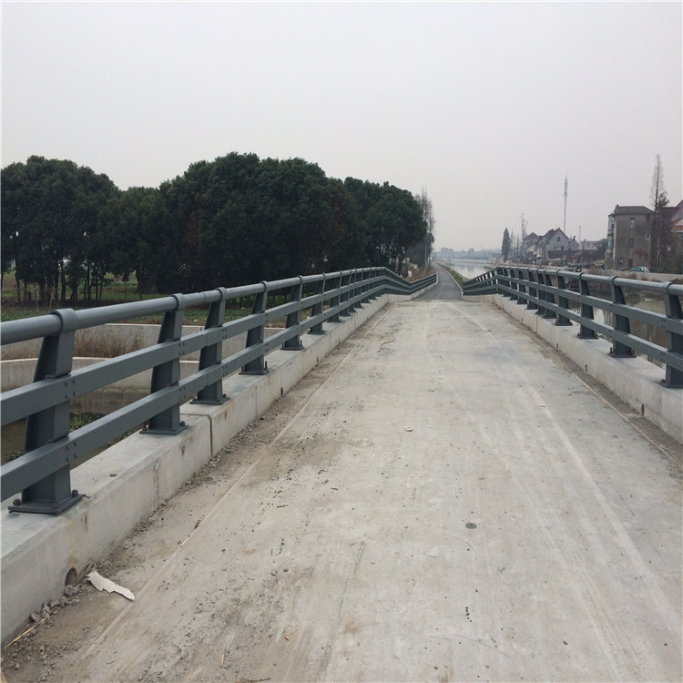 交通護(hù)欄，交通護(hù)欄廠家